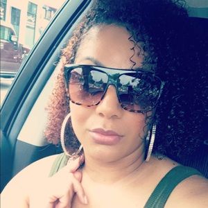 Meet your Posher, Ana